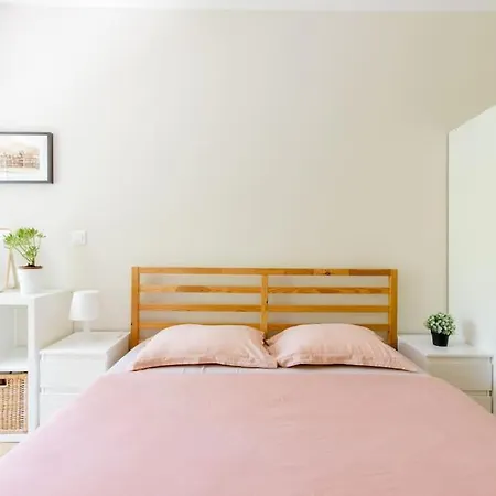Private In A Spacious - Appartement Genève