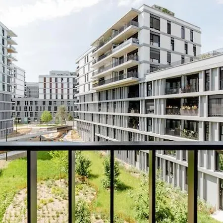 Private In A Spacious - * Genève